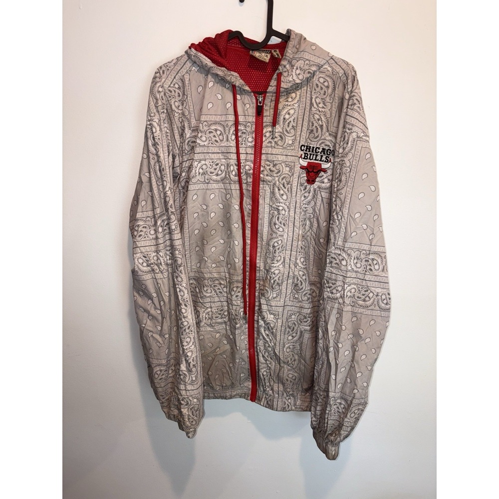 Vintage 1990's Chicago Bulls Paisley Jacket XL The Game Red Mesh Lining NBA Y2K